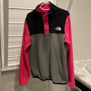 Girls size medium 10/12 fleece snap pullover. Good used condition.